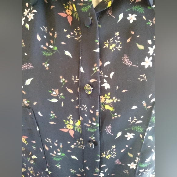 Pleoine Floral Navy blouse - xl NWOT - Picture 3 of 6